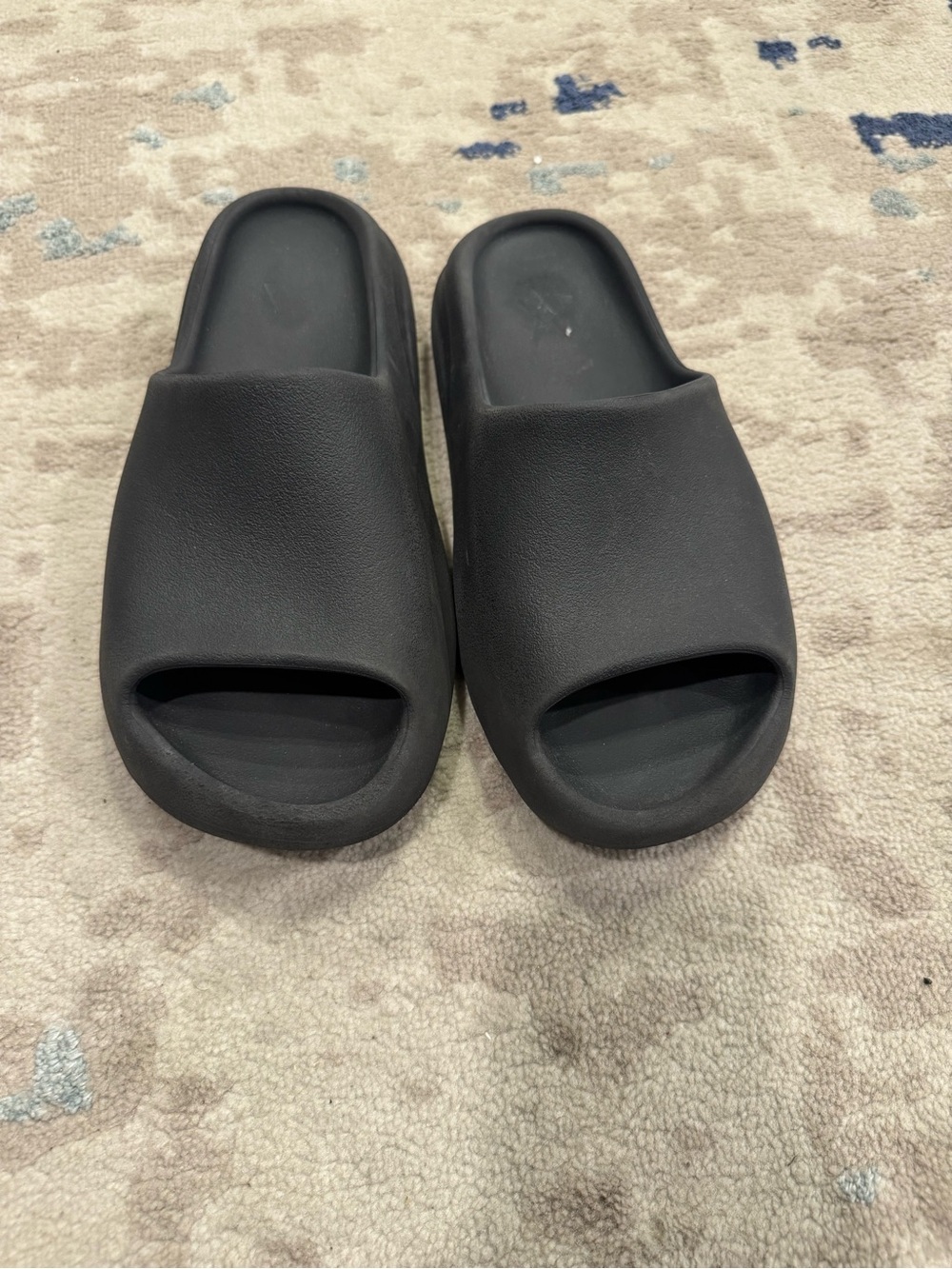 Yeezy Black Textured Slide